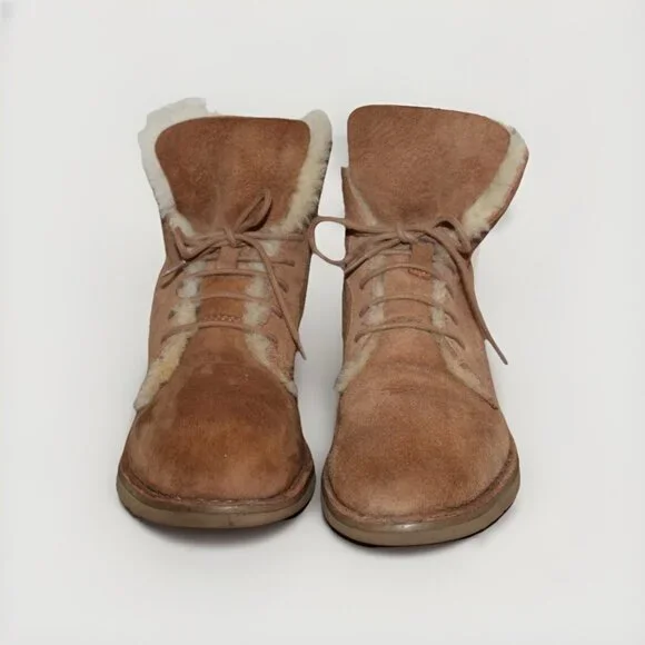 UGG Women's Quincy Fold Shearling Lined Lace-Up Boots Combat EU 38 Size 7 - Picture 2 of 9